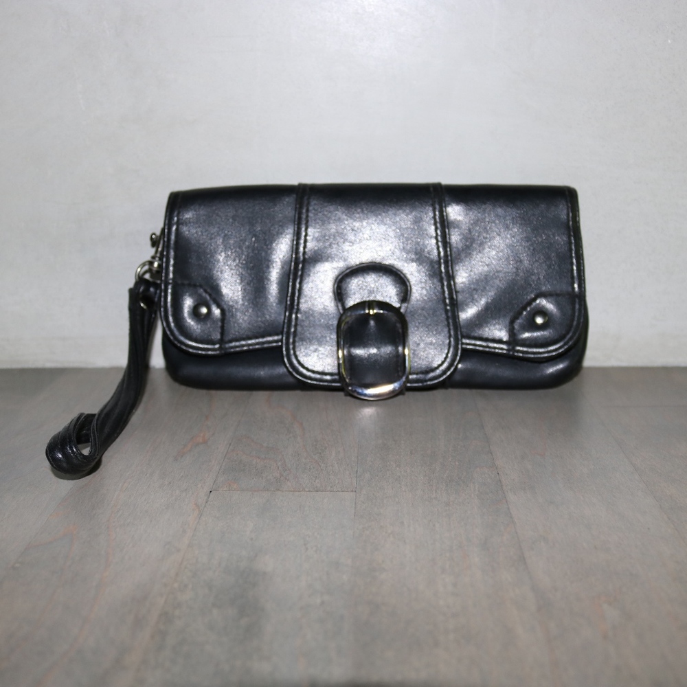 ACCESSORIES Black Clutch/Wristlet